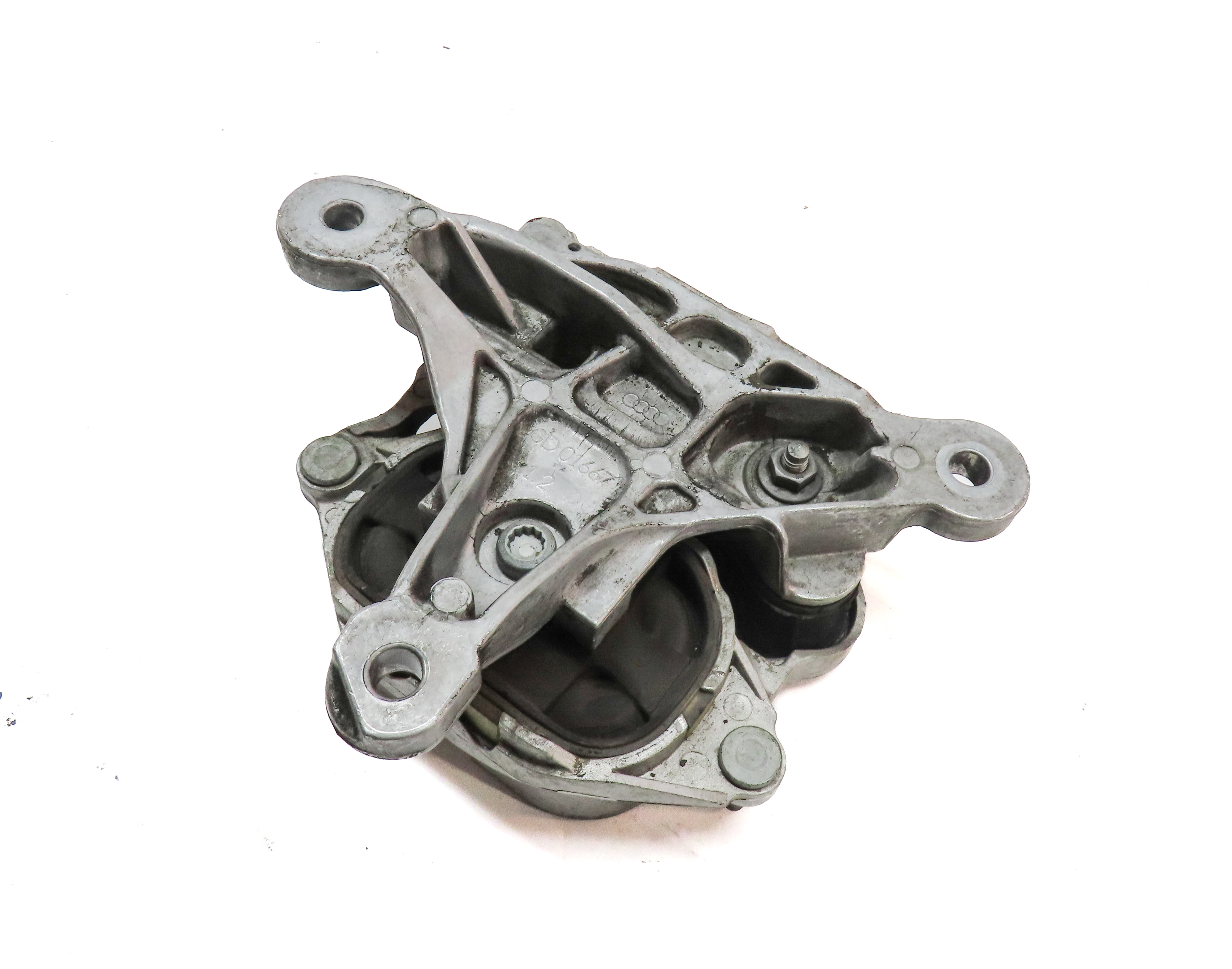 2015 AUDI A6 (C7) 2.0L (CAED) AUTOMATIC TRANSMISSION MOUNT BRACKET — exact item pictured